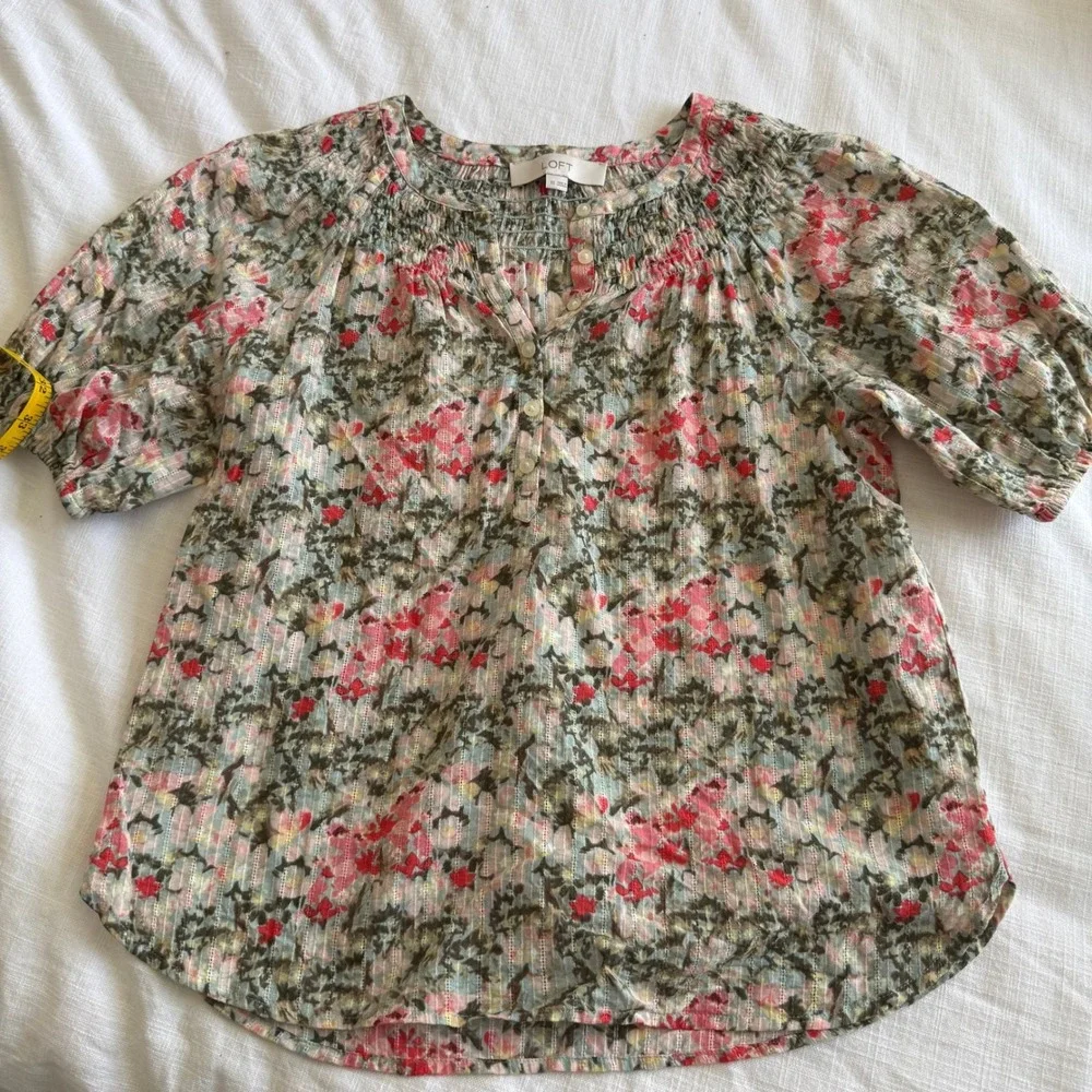 LOFT Womens Blouse Bundle Floral Smocked Cotton Top & Red Crochet‎ Shoulder Tee